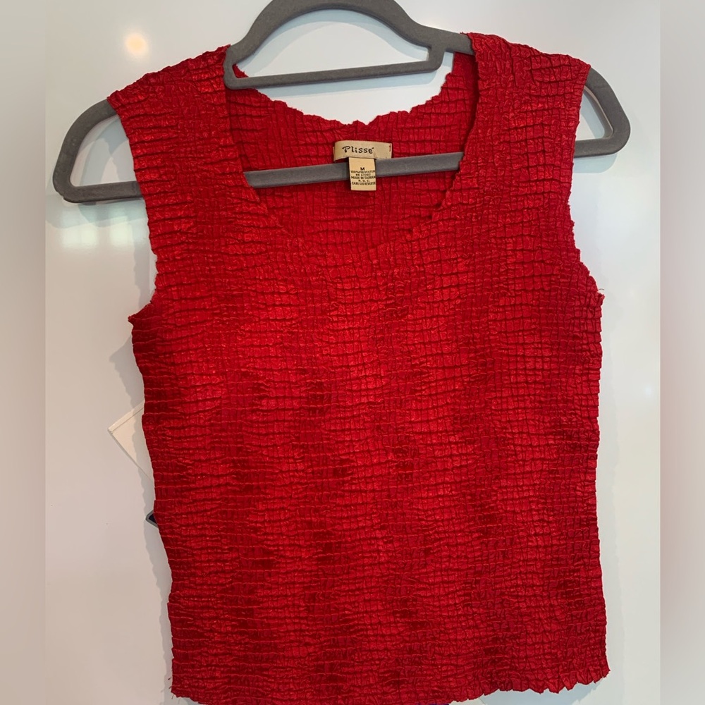 EUC PLISSE TANK TOP- CHERRY RED